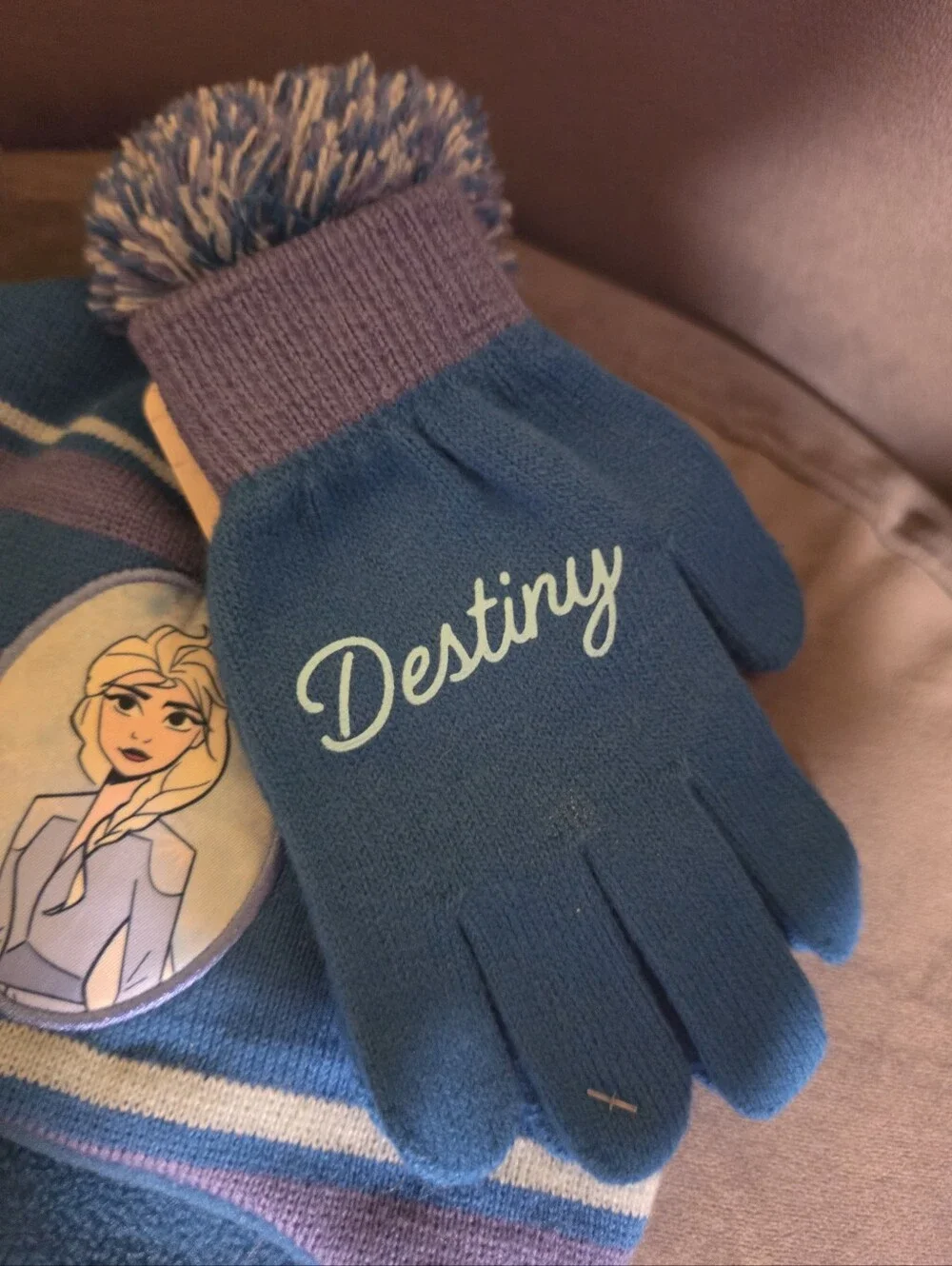 NWT Child Girls Disney Frozen II Elsa Winter Hat & Gloves Set Ear flap Beanie